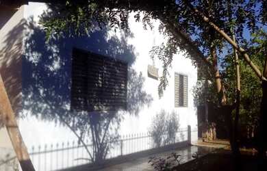 Imagem: A casa possui 4 Dormitórios, 2 Banheiros, 110m² de Área e