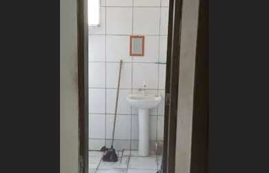 Imagem 6: Alugo por 350 ou repasso por 25.000 casa no loteamento moinho em Etremoz