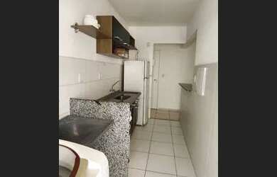 Imagem: O apartamento possui 2 Dormitórios, 1 Banheiro, 2 Vagas na
