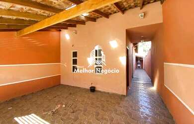 Imagem: A casa possui 2 Dormitórios, 1 Banheiro, 2 Vagas na garagem