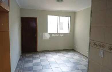 Imagem: O apartamento possui 2 Dormitórios, 1 Banheiro, 1 Vaga na garagem