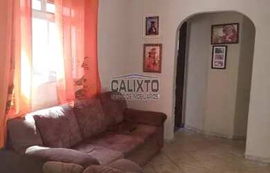 Imagem: A casa possui 3 Dormitórios, 1 Banheiro, 2 Vagas na garagem