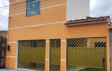 Imagem: A casa possui 3 Dormitórios, 3 Banheiros, 1 Vaga na garagem