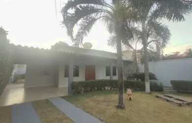 Imagem: A casa possui 3 Dormitórios, 3 Banheiros, 3 Vagas na garagem