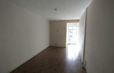 Imagem: O apartamento possui 3 Dormitórios, 1 Banheiro e 110m² de