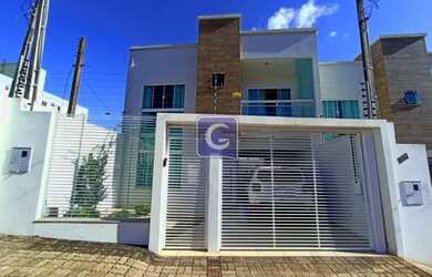 Imagem: A casa possui 4 Dormitórios, 3 Banheiros, 5 Vagas na garagem