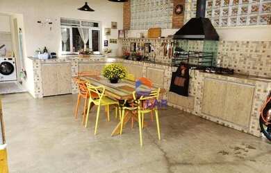 Imagem: A casa em condomínio possui 3 Dormitórios, 2 Banheiros, 2