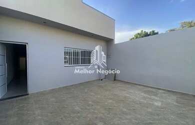 Imagem: A casa possui 2 Dormitórios, 2 Banheiros, 2 Vagas na garagem