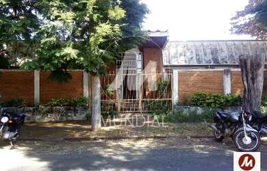 Imagem: O depósito possui 2 Vagas na garagem, 210m² de Área e está