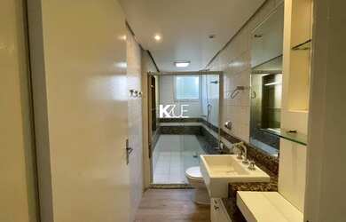 Imagem: O apartamento possui 3 Dormitórios, 2 Banheiros, 2 Vagas na