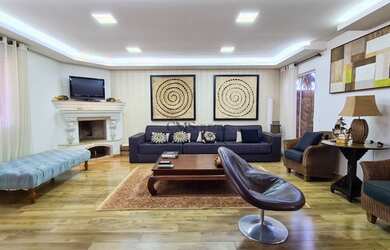 Imagem: A casa em condomínio possui 4 Dormitórios, 5 Banheiros, 4