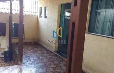 Imagem: A casa possui 3 Dormitórios, 1 Banheiro, 180m² de Área e