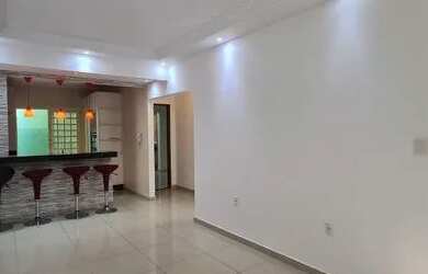 Imagem: A casa possui 2 Dormitórios, 2 Banheiros, 2 Vagas na garagem