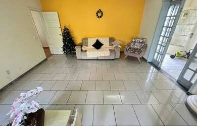 Imagem 9: Casa com 3 Quartos e 3 banheiros à Venda, 270 m² por R$ 800.000