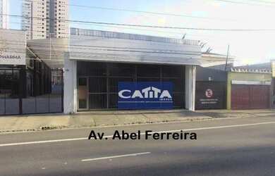 Imagem: O depósito possui 4 Vagas na garagem, 550m² de Área e está