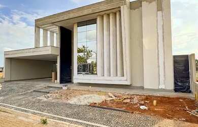 Imagem: A casa em condomínio possui 3 Dormitórios, 5 Banheiros, 4