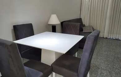 Imagem: O apartamento possui 1 Dormitório, 1 Banheiro, 1 Vaga na garagem