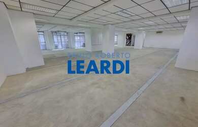 Imagem: O depósito possui 562m² de Área e está localizado em Centro