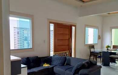 Imagem: A casa possui 3 Dormitórios e 3 Banheiros e está localizado