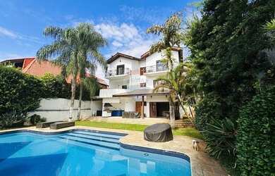 Imagem: A casa em condomínio possui 4 Dormitórios, 5 Banheiros, 5