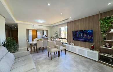 Imagem: O apartamento possui 3 Dormitórios, 2 Banheiros, 2 Vagas na