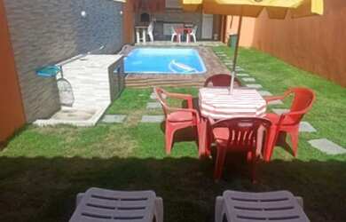 Imagem: A casa possui 2 Dormitórios, 2 Banheiros, 1 Vaga na garagem