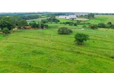 Imagem: O terreno possui 98.965m² de Área e está localizado em Parque