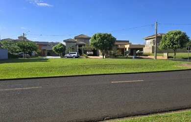 Imagem: O terreno possui 584m² de Área e está localizado em Parque