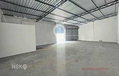 Imagem: O depósito possui 125m² de Área e está localizado em Santo