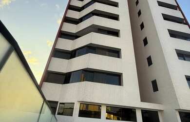 Imagem: O apartamento possui 3 Dormitórios, 3 Banheiros, 2 Vagas na