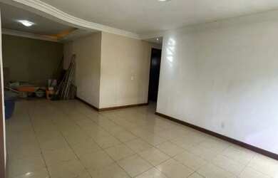 Imagem: A casa possui 4 Dormitórios, 3 Banheiros, 2 Vagas na garagem