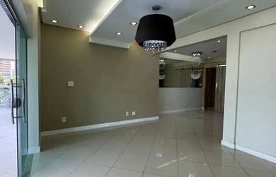 Imagem: O apartamento possui 3 Dormitórios, 5 Banheiros, 2 Vagas na