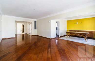 Imagem 4: Cobertura espaçosa com ótima área externa numa das melhores ruas de...