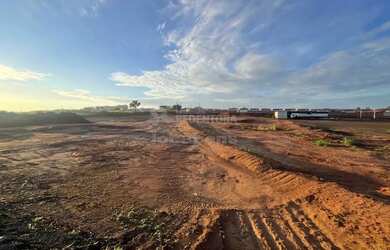 Imagem: O terreno possui 16076m² de Área e está localizado em Bady