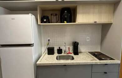 Imagem: O apartamento possui 1 Dormitório, 1 Banheiro, 1 Vaga na garagem