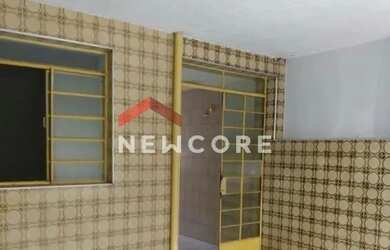 Imagem: A casa possui 2 Dormitórios, 1 Banheiro, 2 Vagas na garagem