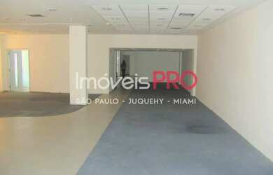 Imagem: O depósito possui 5 Vagas na garagem, 570m² de Área e está