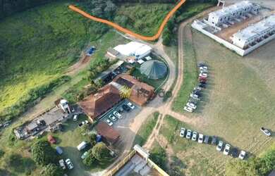 Imagem: O terreno possui 15000m² de Área e está localizado em Vargem