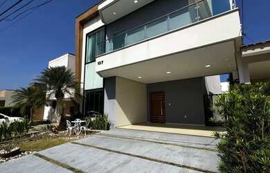 Imagem: A casa em condomínio possui 3 Dormitórios, 2 Banheiros, 4