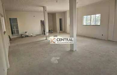 Imagem: O depósito possui 3 Vagas na garagem, 410m² de Área e está