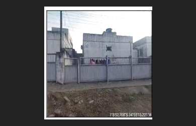 Imagem: A casa possui 2 Dormitórios, 1 Banheiro, 1 Vaga na garagem