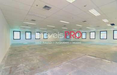 Imagem: O depósito possui 5 Vagas na garagem, 321m² de Área e está