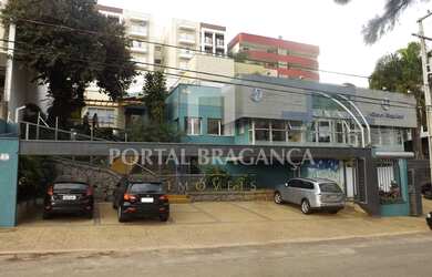 Imagem: O depósito possui 5 Vagas na garagem, 850m² de Área e está