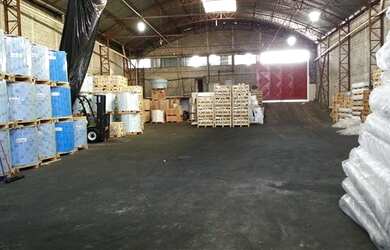 Imagem 3: Galpão venda ou locação R$ 1.900.000 ou 15.000 + 1.500 IPTU, saída fácil para a marginal T