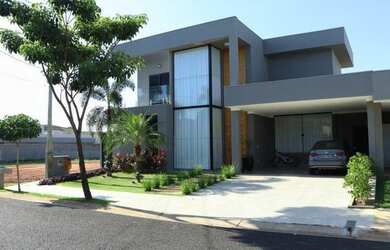 Imagem: A casa em condomínio possui 4 Dormitórios, 5 Banheiros, 4