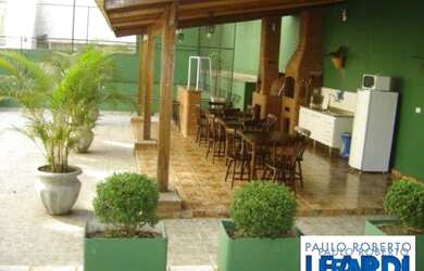 Imagem: O apartamento possui 5 Dormitórios, 3 Banheiros, 4 Vagas na