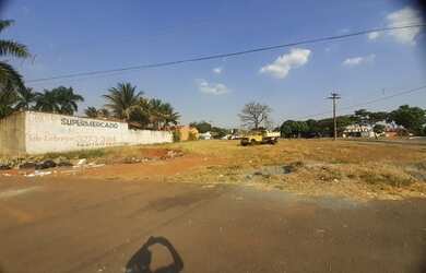 Imagem: O terreno possui 1662m² de Área e está localizado em Parque