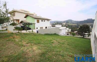 Imagem: O terreno possui 275m² de Área e está localizado em Suru