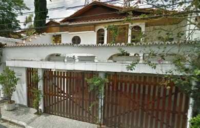 Imagem: A casa possui 2 Dormitórios, 2 Banheiros, 2 Vagas na garagem