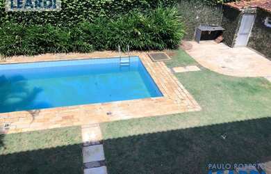 Imagem: A casa em condomínio possui 4 Dormitórios, 2 Banheiros, 4